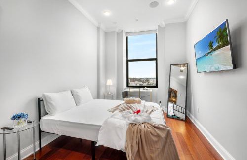 Olde Kensington Apartment | Stylish Studio with Rooftop Pool Near Center City