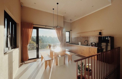Pleiku Villa | Discover Xom House Bien Ho: Family-Friendly with Kitchen