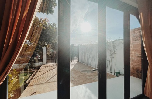 Pleiku Villa | Discover Xom House Bien Ho: Family-Friendly with Kitchen