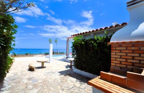 Betlem de Marina House | Oceanfront Villa XOROI with Breathtaking Views of Alcudia