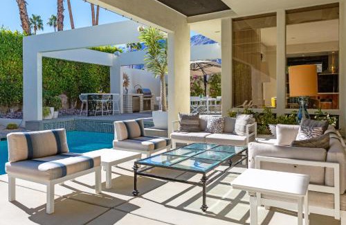 Indian Canyon Villa | Discover XOXO Palm Springs: Pet-Friendly Family Retreat