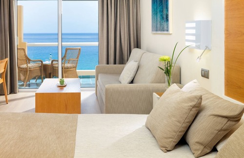 Morro Jable Hotel | Relax at XQ El Palacete: Rated 9.4 with Ocean Views