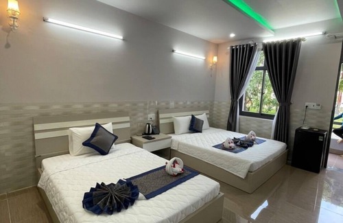 Song Cau Hotel | Relaxing Getaway at Xuan Hai Complex with Pool & Dining