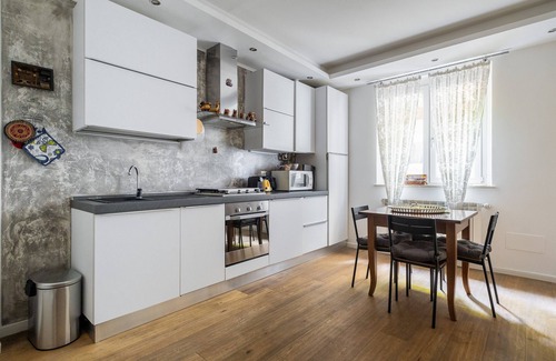 Historic Center Apartment | Delightful XVI Charm Apartment with Breakfast & Kitchen