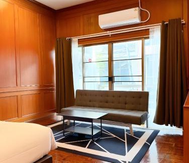 Nana Apartment | XX Stay On Sukhumvit Soi 11 BTS Nana - สเตย์ออน สุขุมวิท 11 รถไฟฟ้านานา
