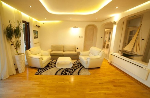Portoroz Villa | Spacious Apartment with Oceanfront Views & Pet-Friendly Stay