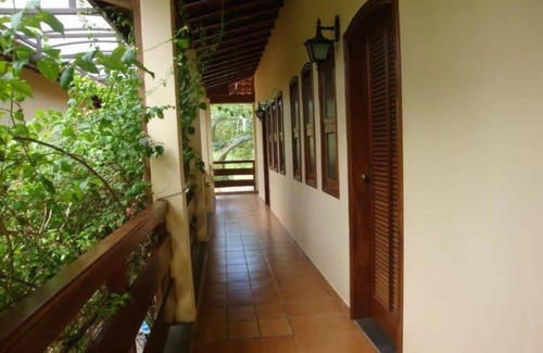 Saco da Ribeira Ski Chalet | Relaxing Retreat with Private Pool and Breakfast Included