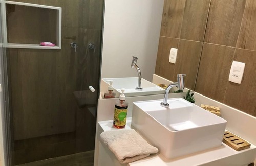 Copacabana Apartment | Relaxing Oceanfront Retreat with Spa & Kitchen Amenities