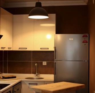 Sarsu Mahallesi Apartment | Yücemek Apart: Oceanfront Retreat with Beach Access