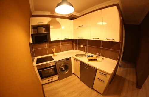 Sarsu Mahallesi Apartment | Comfortable Yücemek Apart: Family-Friendly with Kitchen