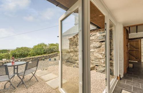 Llanbedr House | Guest Rated: Y Becws - 4-Star Comfort Awaits You