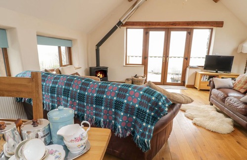 Machynlleth House | Y DAFLOD, with open fire in Machynlleth