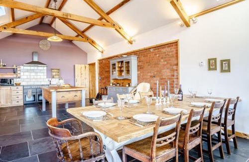 Llandissilio West House | Y Glowty Newydd - Uk31701