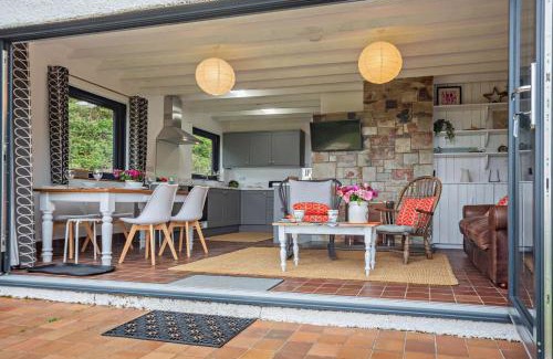 Aberdaron House | Discover Y Grogen: Your Ideal Travel Retreat Awaits