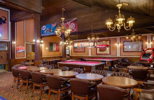 Kerrville Hotel | Pet-Friendly Y O Ranch Hotel with Oceanfront Pool Access