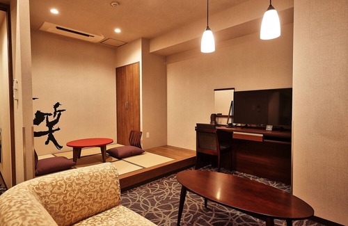Naha Hotel | Discover Y'sinn Naha Orokuekimae: Rated 9.4/10 Stay