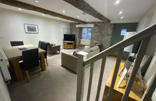 Denbigh House | Family-Friendly Escape at Y Stabl 94a – Rated 9.4/10