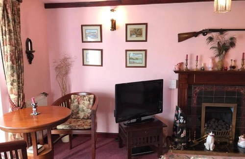 Corwen House | Inviting Cottage for Ecotourism Enthusiasts near Corwen