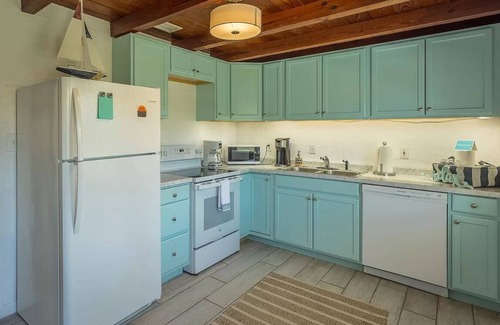Panacea House | Unforgettable Old Florida Waterfront Escape with Ocean View