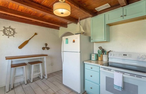 Panacea House | Unforgettable Old Florida Waterfront Escape with Ocean View