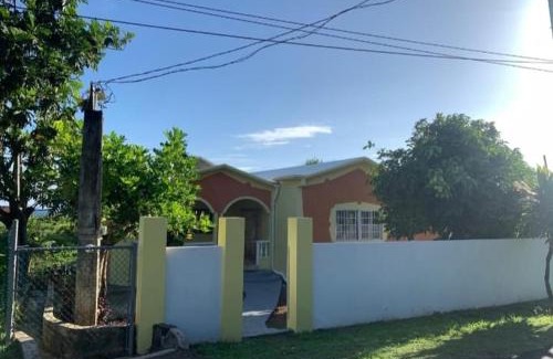 Moore Town House | Experience Yaad Away From Yaad - Family-Friendly Retreat