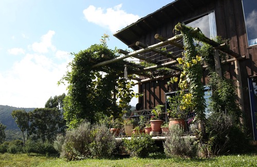 Bocaina do Sul Cabin | Discover YAAHOO ECOLODGE: Rated 10/10 with Lake Views