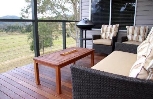 Cambroon House | Discover Yabbaloumba Retreat: 5-Star Comfort Awaits