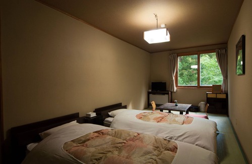 Yachi Onsen House | Relaxing Yachi Onsen Spa with Hot Tub & Wellness Amenities