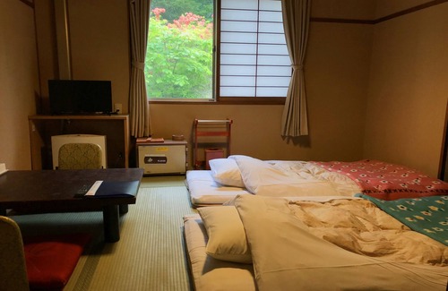 Yachi Onsen House | Relaxing Yachi Onsen Spa with Hot Tub & Wellness Amenities