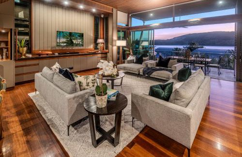 Hamilton Island Villa | Relaxing Yacht Club 33 Serenity House with Ocean Views