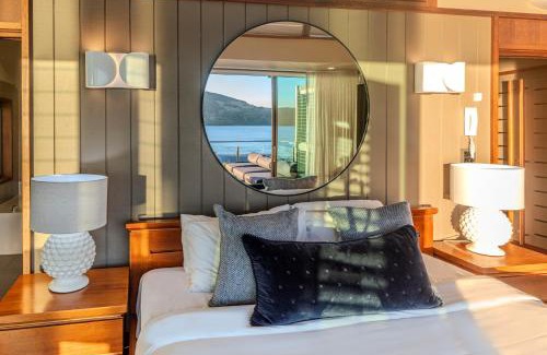 Hamilton Island Villa | Relaxing Yacht Club 33 Serenity House with Ocean Views