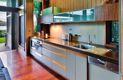Hamilton Island Apartment | Explore Yacht Club Villa 7: Family-Friendly Getaway