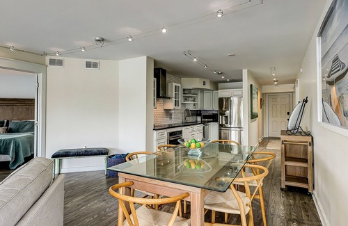 Shelter Cove Villa | Yacht Club Villas: Updated Condo with Marina View & Pool