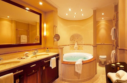Hohe Dune Hotel | Experience Ocean Views at Yachthafenresidenz Hohe Duene