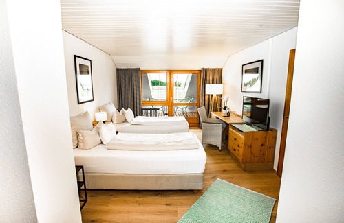 Prien am Chiemsee Hotel | Discover Yachthotel Chiemsee: Pool, Spa & Excellent Reviews