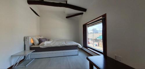 Mokpo House | Guest Rated: 9.7 at Yachtie Inn Mokpo - Family Friendly Stay