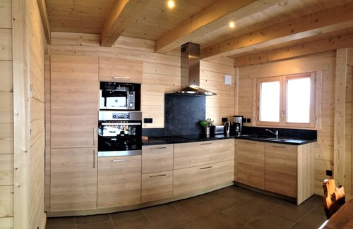Montgellafrey Ski Chalet | Ideal Yakush Chalet for 12 Near Center with Spa & Lake View