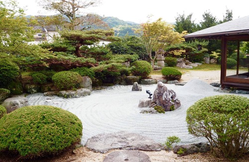 Kurume House | Discover Yakuya Akira SHO Inn: Private Japanese Garden Escape