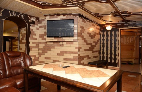 Nizhnekamsk Hotel | Budget-Friendly Stay at Yal Hotel with Hot Tub & Breakfast