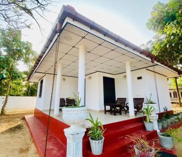 Kirinda Apartment | Cozy Apartments with Ocean View in Kirinda, Sri Lanka
