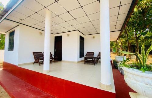 Kirinda Apartment | Cozy Apartments with Ocean View in Kirinda, Sri Lanka