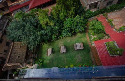 Lalitpur House | Discover Yalamul Garden: Family-Friendly Stay with Breakfast