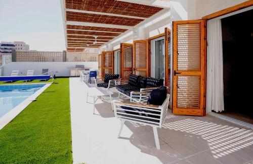 Eilat Apartment | Discover YalaRent Suff Mountains: Garden Apartment with Pool