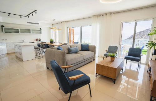 Eilat Apartment | Discover YalaRent Suff Mountains: Garden Apartment with Pool