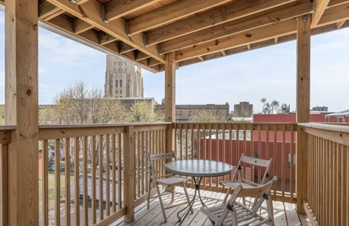 Dwight Apartment | Convenient Yale Uptown: Steps to Campus & Hospital!