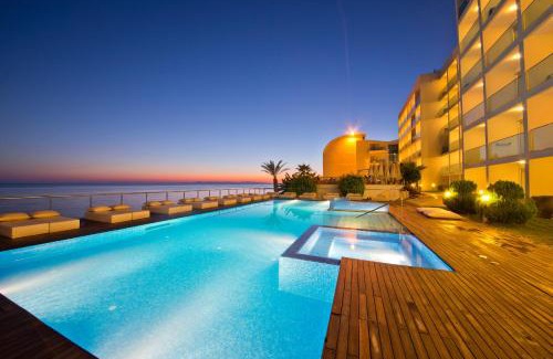 Avsallar Hotel | Idyllic Yalihan Una: Oceanfront Pool & Spa Retreat