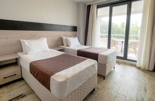 Yalıkoy Koyu Hotel | Ocean View Retreat at Yaliköy Deniz Otel - Rated 8.8/10