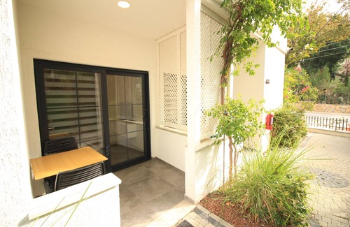 Yaliciftlik Apartment | Experience Comfort at Yali Apart Residence Otel - Rated 9.8