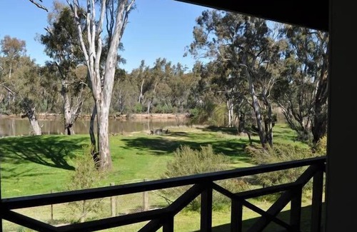 Mulwala Cottage | Guest Rated: Yallambee Cottage Mulwala with Pool Access
