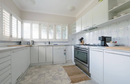 Blackheath House | Yamacilla House: Breathtaking Views in Blackheath!